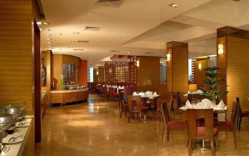 Radisson Mumbai Goregaon Bombaim Exterior foto