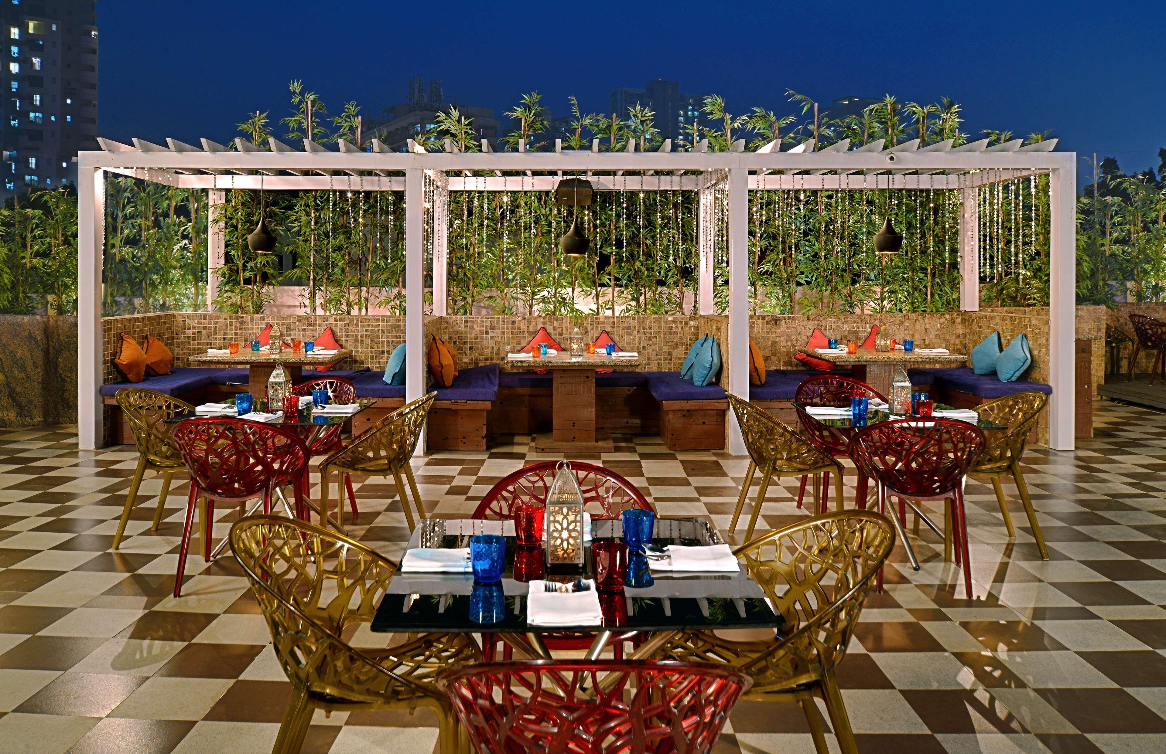 Radisson Mumbai Goregaon Bombaim Exterior foto