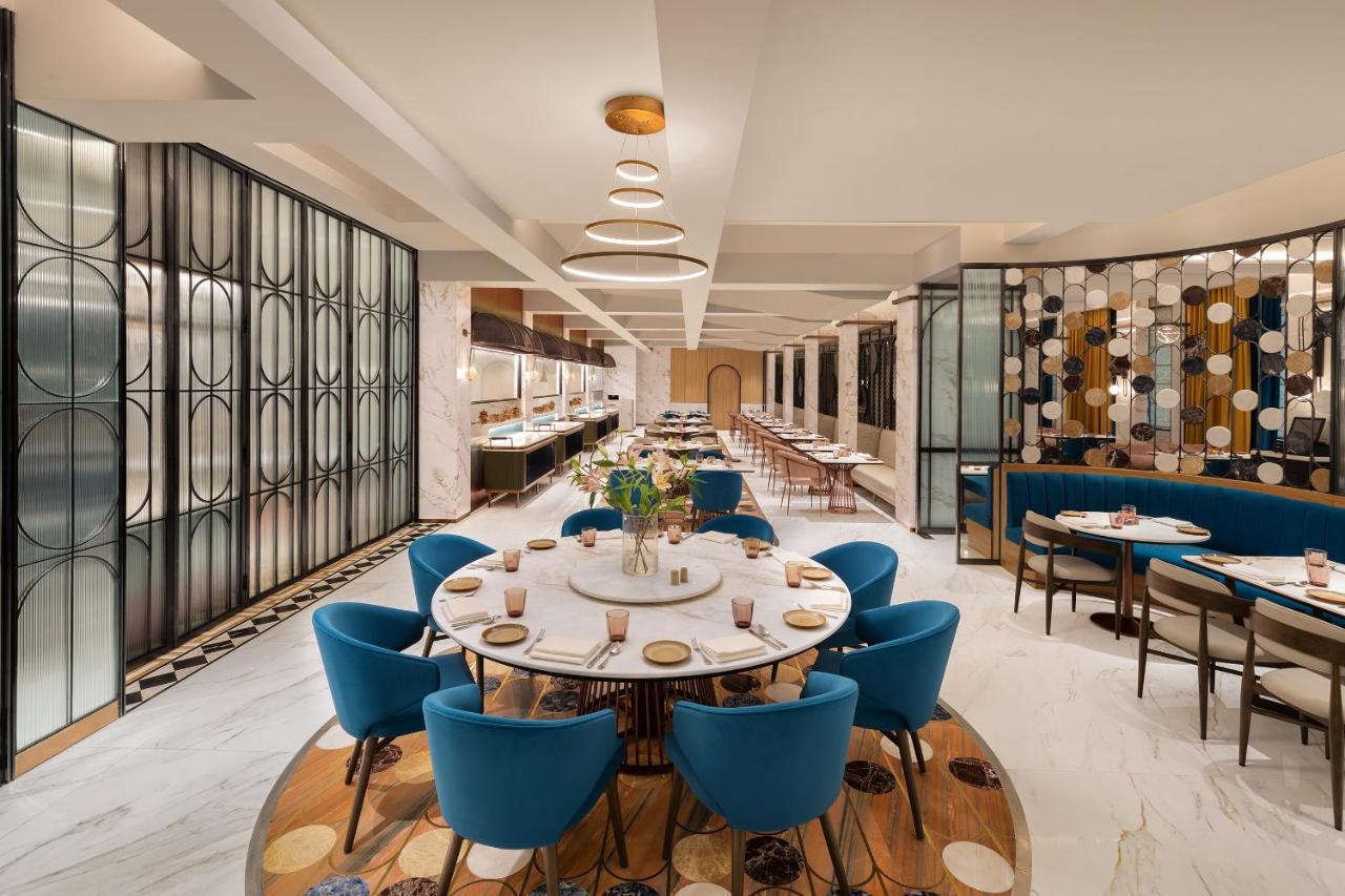Radisson Mumbai Goregaon Bombaim Exterior foto