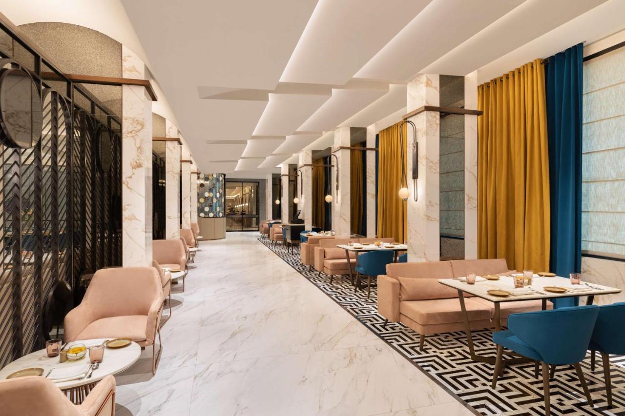 Radisson Mumbai Goregaon Bombaim Exterior foto