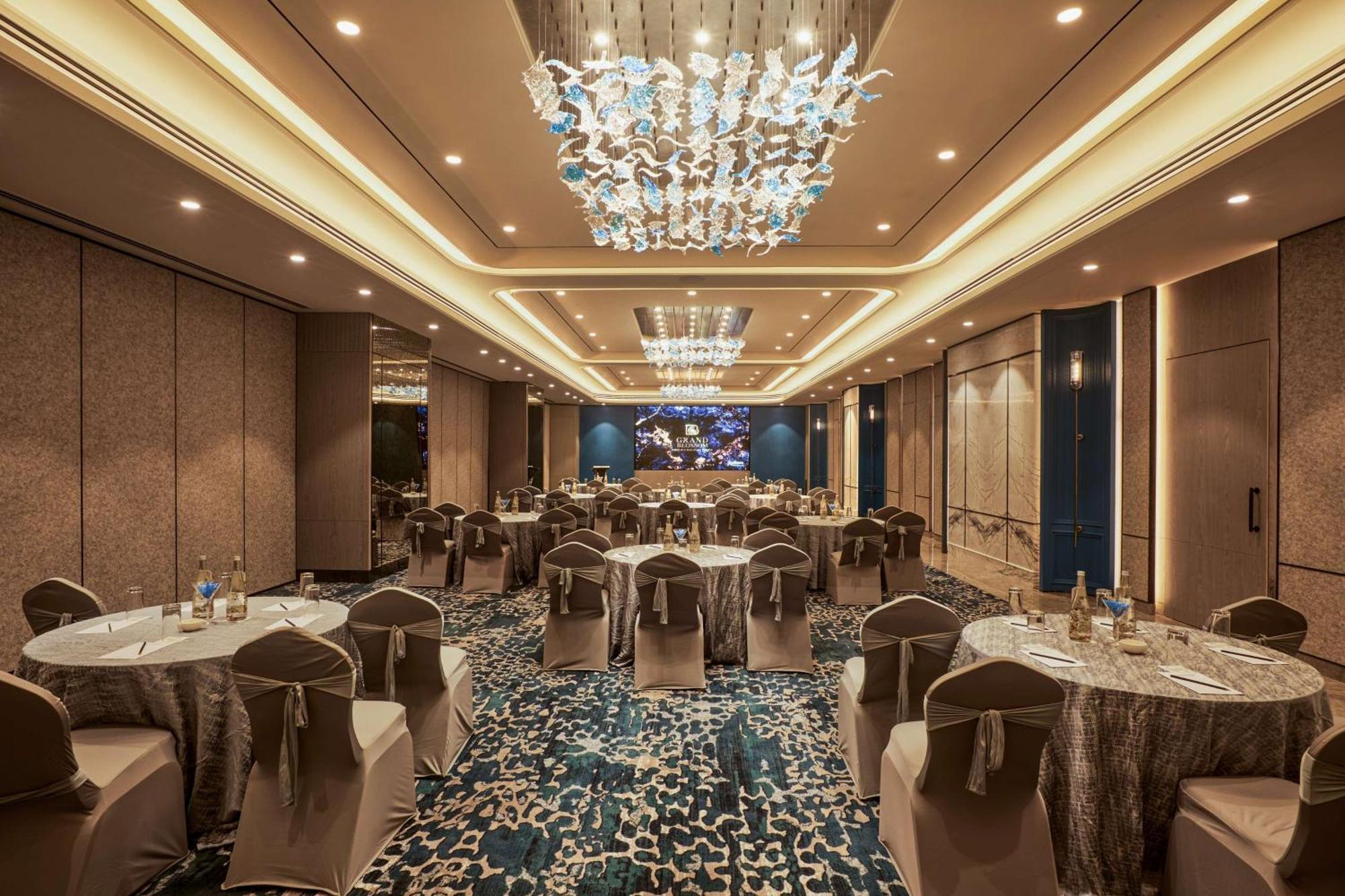 Radisson Mumbai Goregaon Bombaim Exterior foto